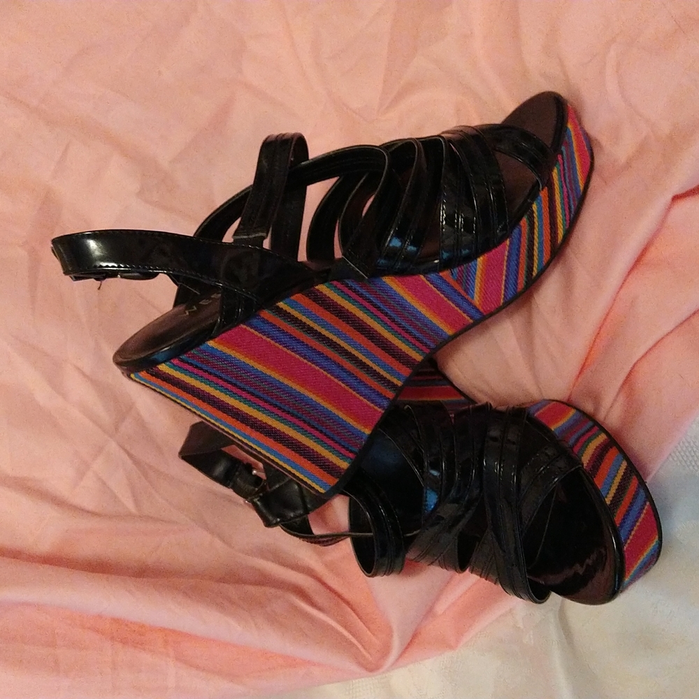 Westies black sandals with multi colored wedges Sz 8.5 🥿